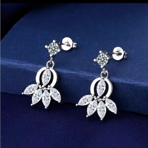 💎 Diamond Drop Fan Earrings 💎